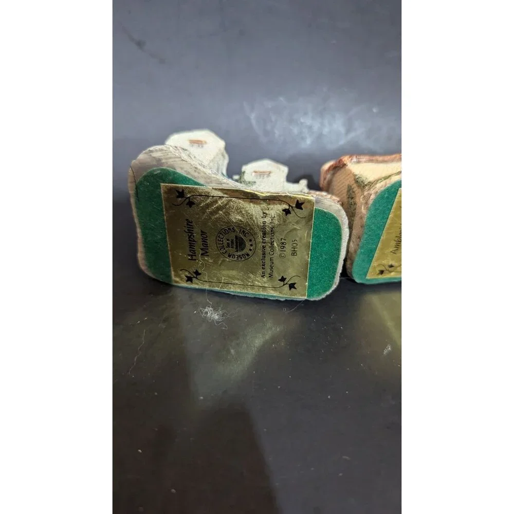 Miniature‎ Hampshire Manor & Ambleside Cottage Figurines Museum Collections 1987